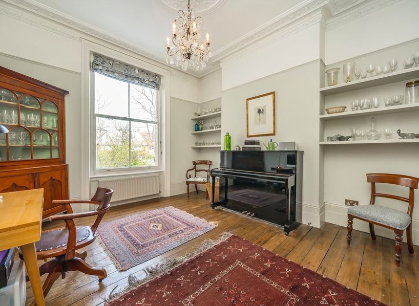 Properties for sale in Hartham Road - N7 9JG view10
