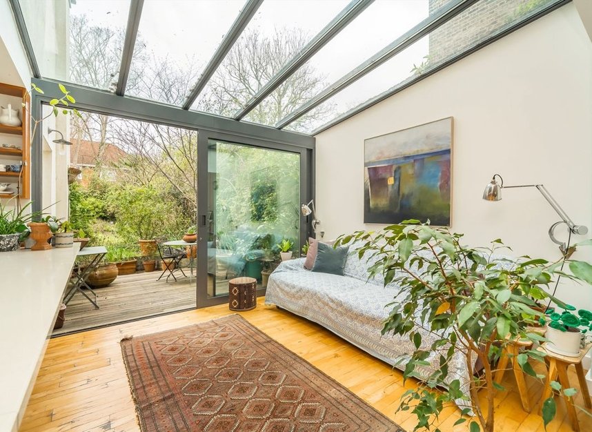 Properties for sale in Hartham Road - N7 9JG view6