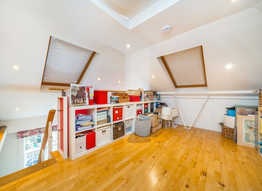 Properties for sale in Hartham Road - N7 9JG view16