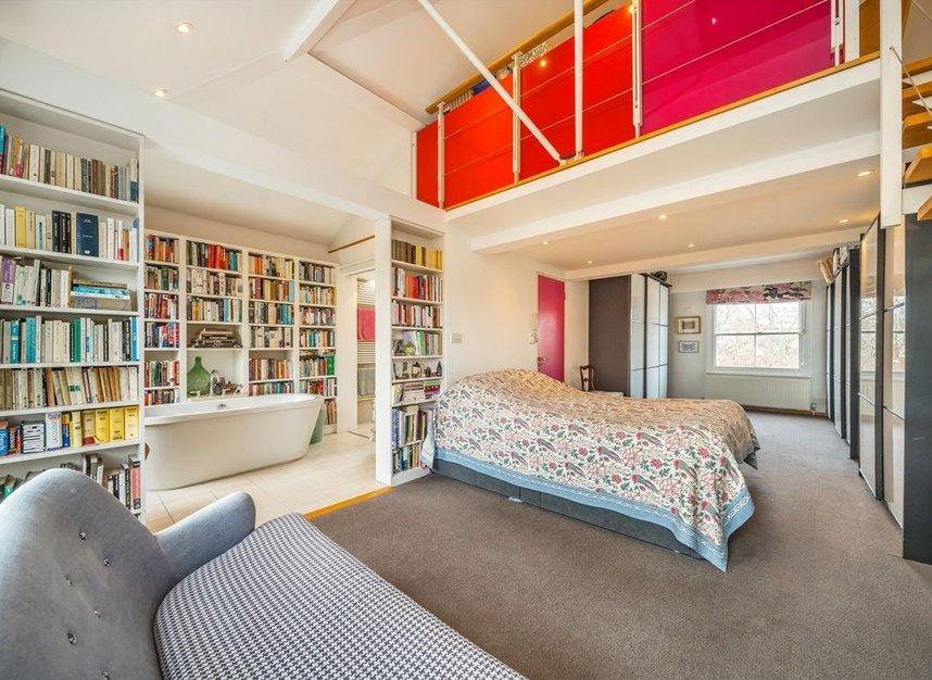 Properties for sale in Hartham Road - N7 9JG view7
