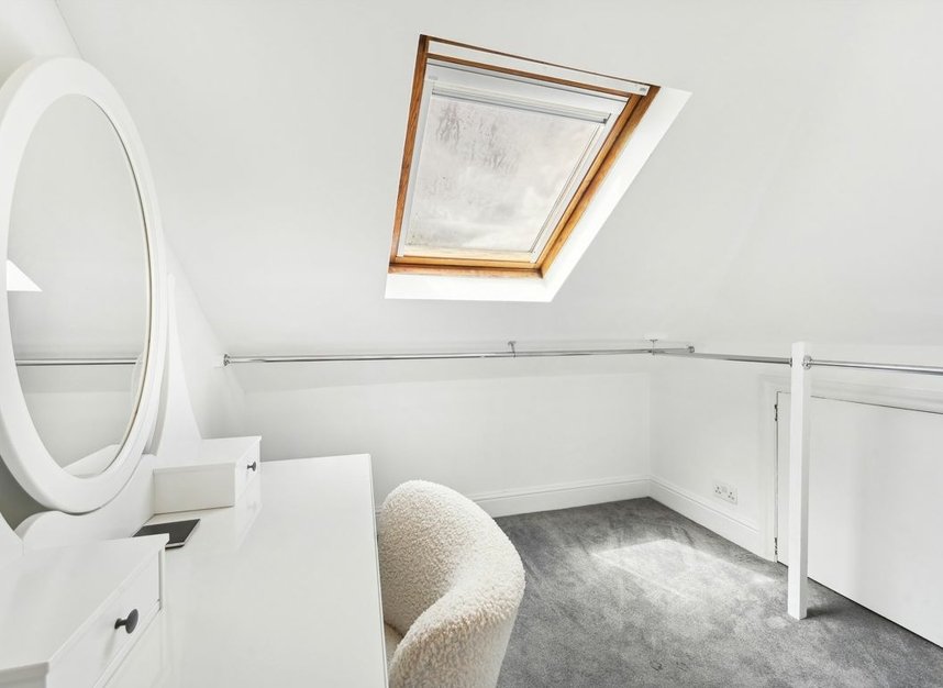 Properties for sale in Harvard Road - W4 4EA view7