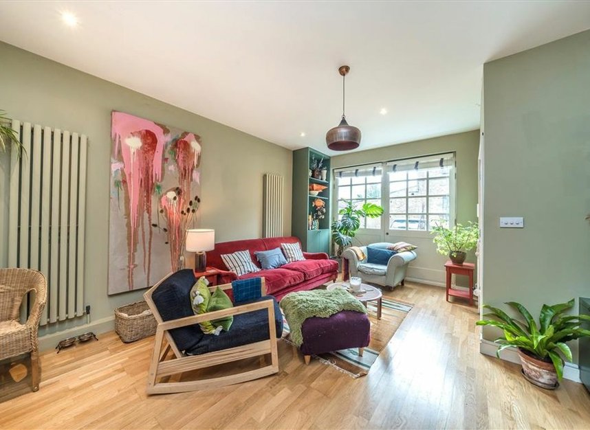 Properties for sale in Hatcham Park Mews - SE14 5PY view2