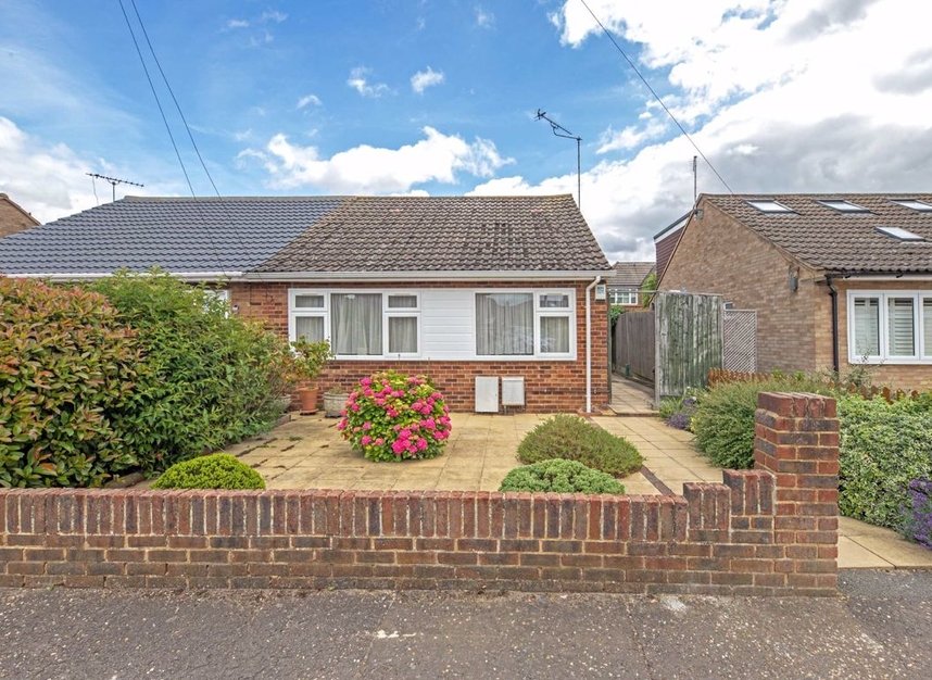 Bungalow for sale in Hawthorn Close, Hampton, TW12 (Ref 197751) Dexters