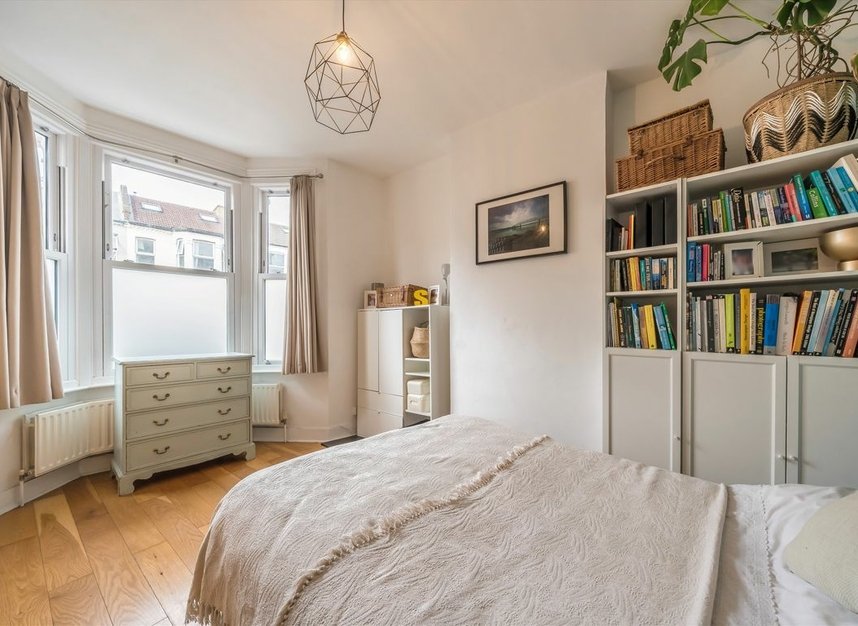 Properties for sale in Haydons Road - SW19 8UA view4