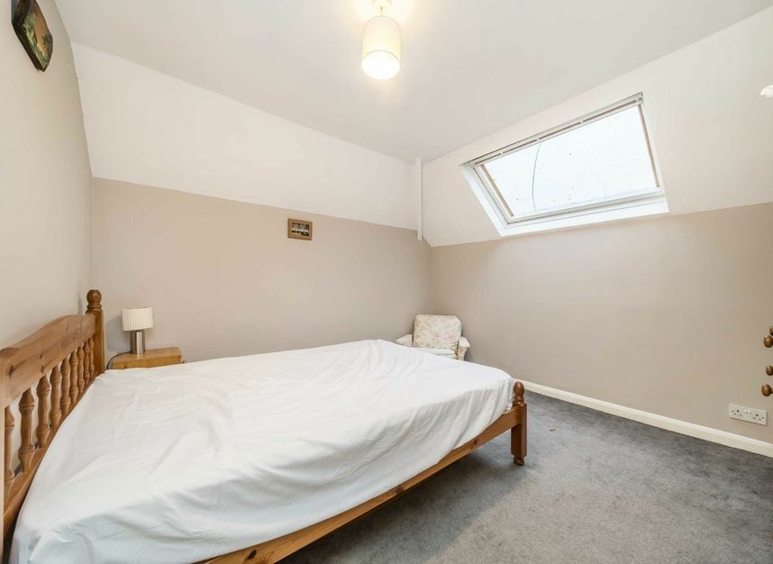 Properties for sale in Heathfield Road - W3 8EJ view5