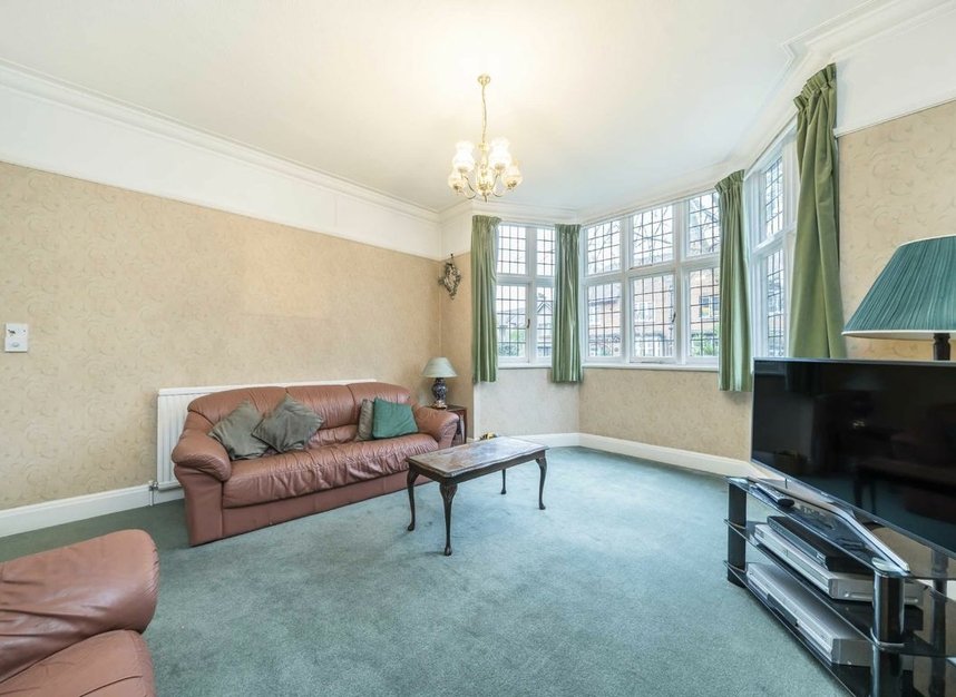 Properties for sale in Heathfield Road - W3 8EJ view2