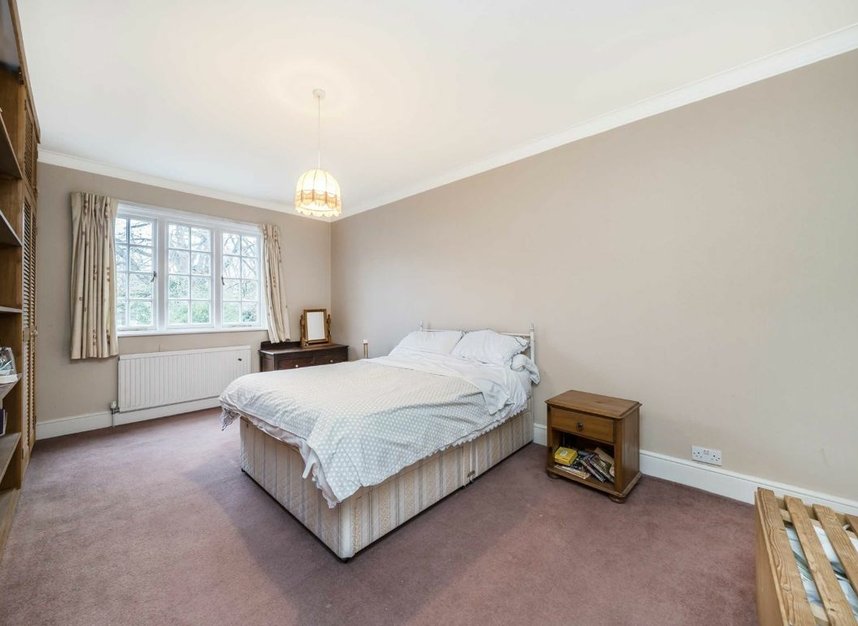 Properties for sale in Heathfield Road - W3 8EJ view7