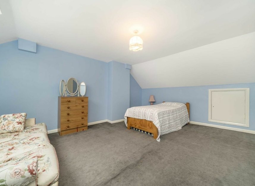 Properties for sale in Heathfield Road - W3 8EJ view8
