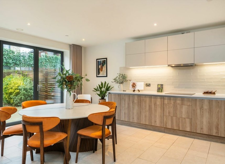 Properties for sale in Helena Close - SW19 6BF view2