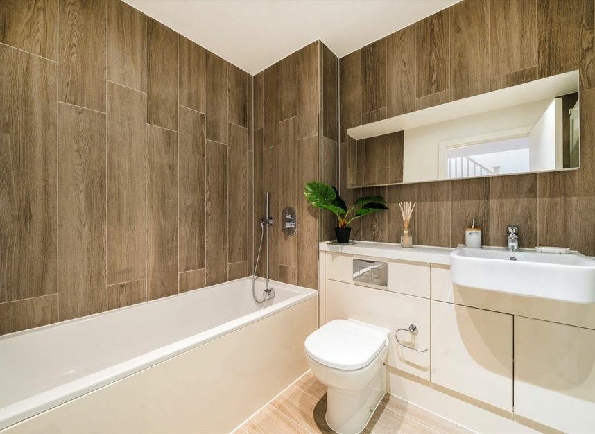 Properties for sale in Helena Close - SW19 6BF view9