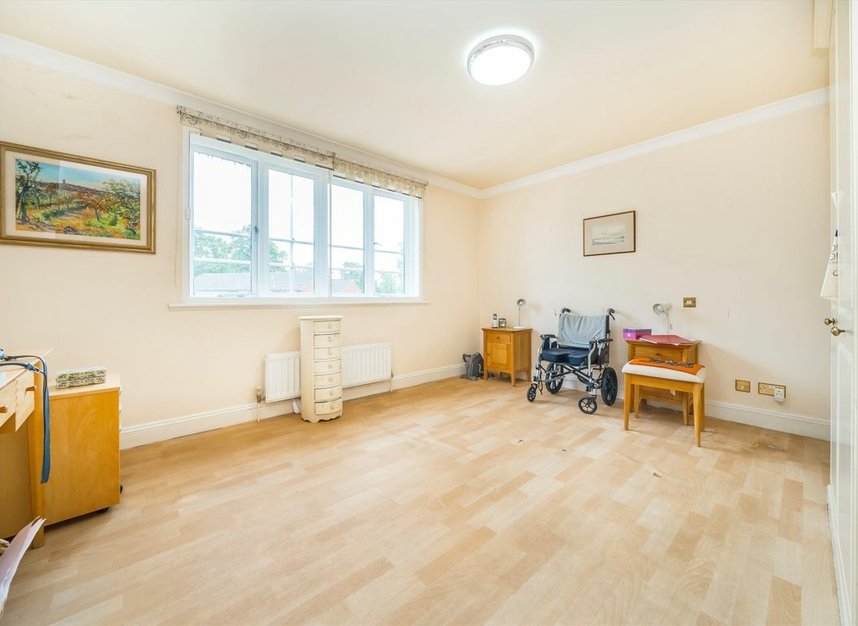 Properties for sale in Hendon Lane - N3 1RZ view4