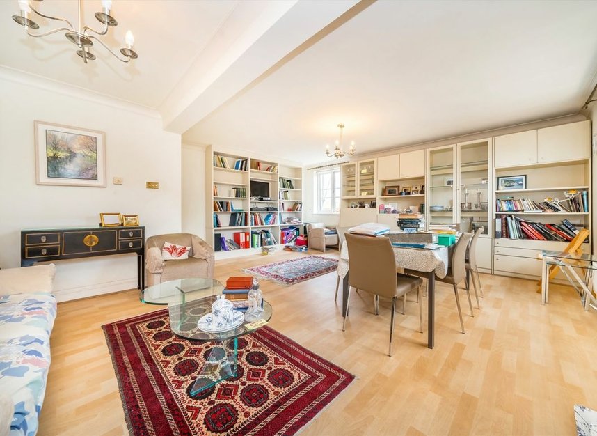 Properties for sale in Hendon Lane - N3 1RZ view6