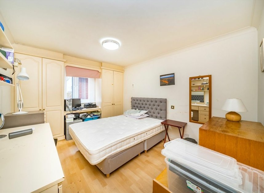 Properties for sale in Hendon Lane - N3 1RZ view3