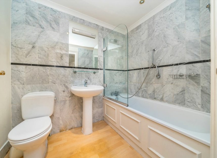 Properties for sale in Hendon Lane - N3 1RZ view5