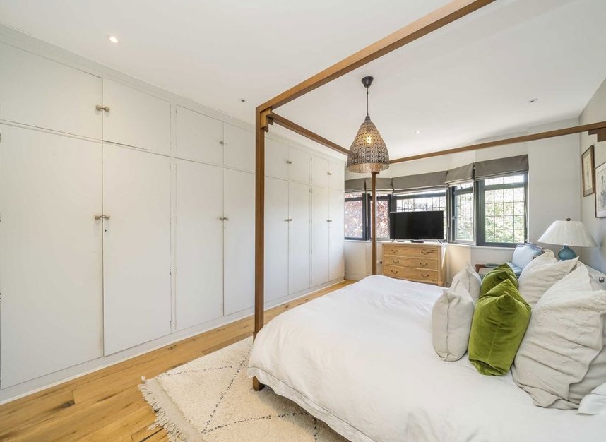 Properties for sale in Hendon Lane - N3 3PS view4