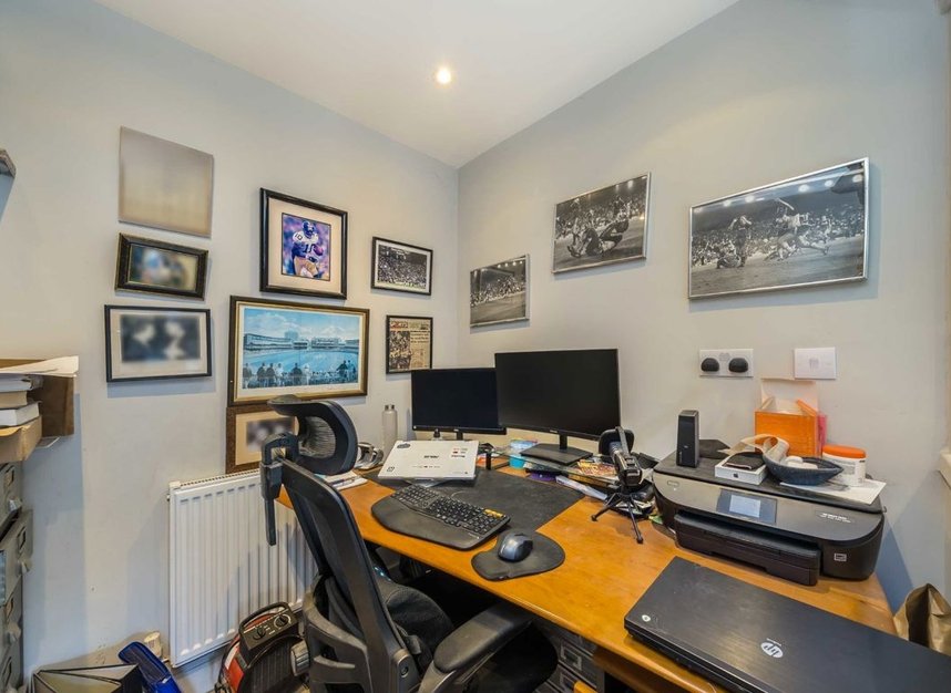 Properties for sale in Hendon Lane - N3 3PS view7