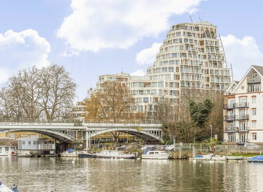Henry Macaulay Avenue, Kingston Upon Thames, KT2