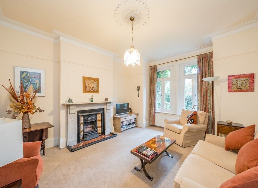 Properties for sale in Hereford Road - W3 9JW view2