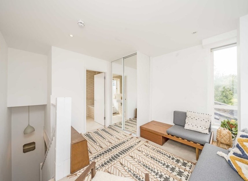 Flat for sale in Hertford Road, London, N1 (Ref 208675) Dexters