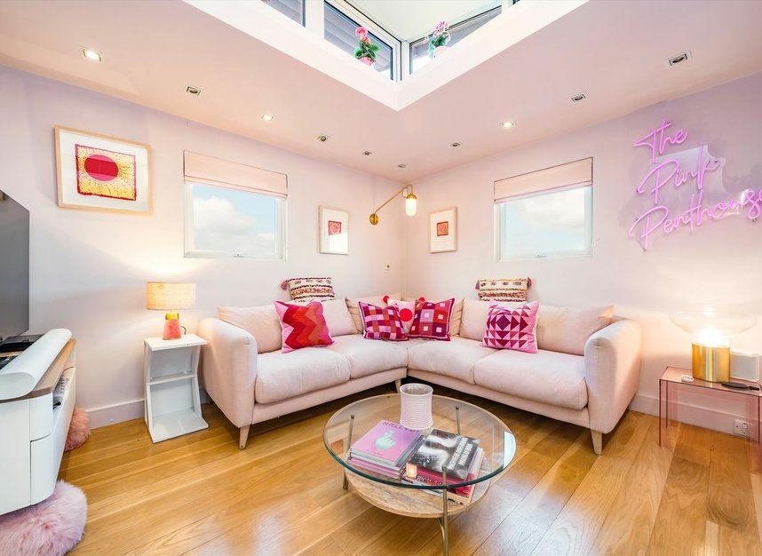Properties for sale in High Holborn - WC1V 6DR view4