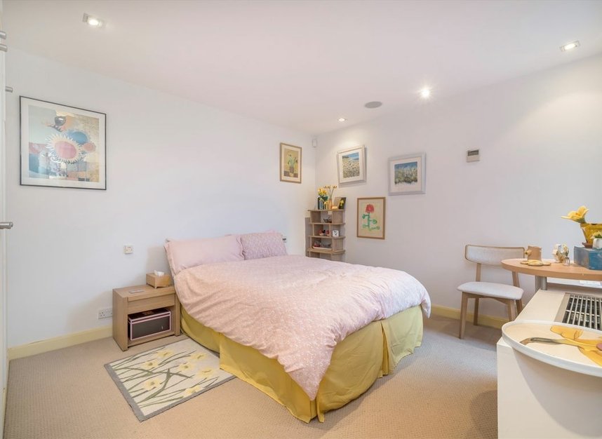 Properties for sale in High Holborn - WC1V 6DR view8