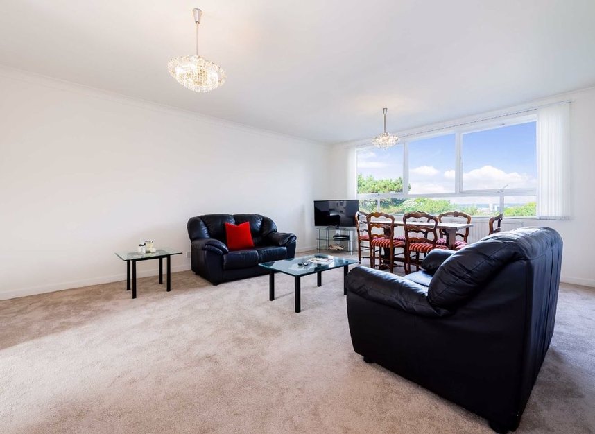 Flat for sale in High Mount, Hendon, NW4 (Ref 194324) Dexters