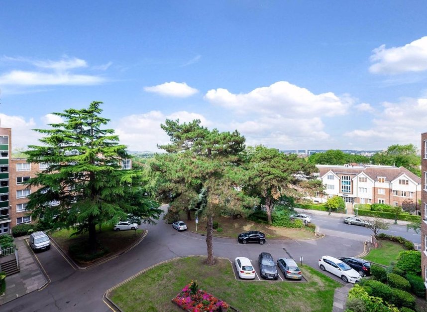 Flat for sale in High Mount, Hendon, NW4 (Ref 194324) Dexters