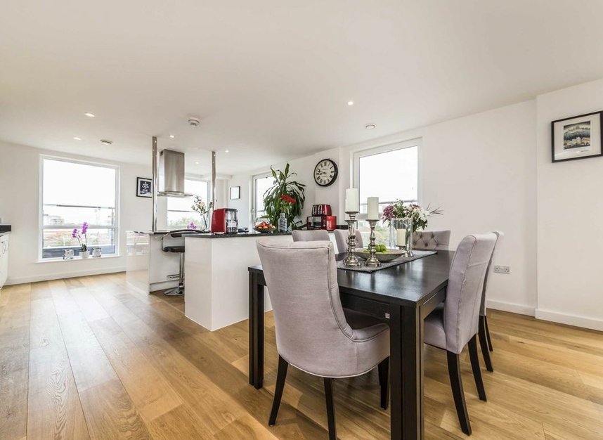 Properties for sale in High Street - TW8 0FT view3