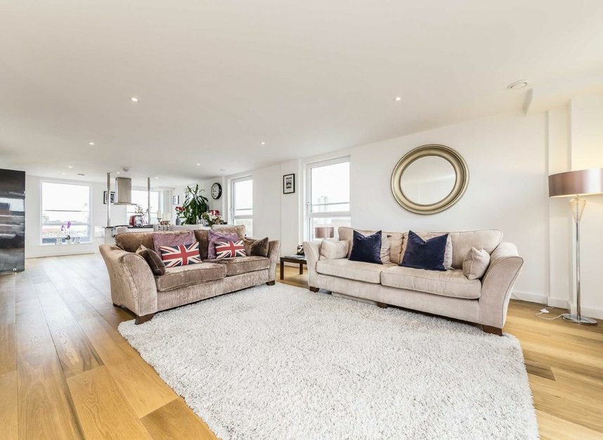 Properties for sale in High Street - TW8 0FT view2