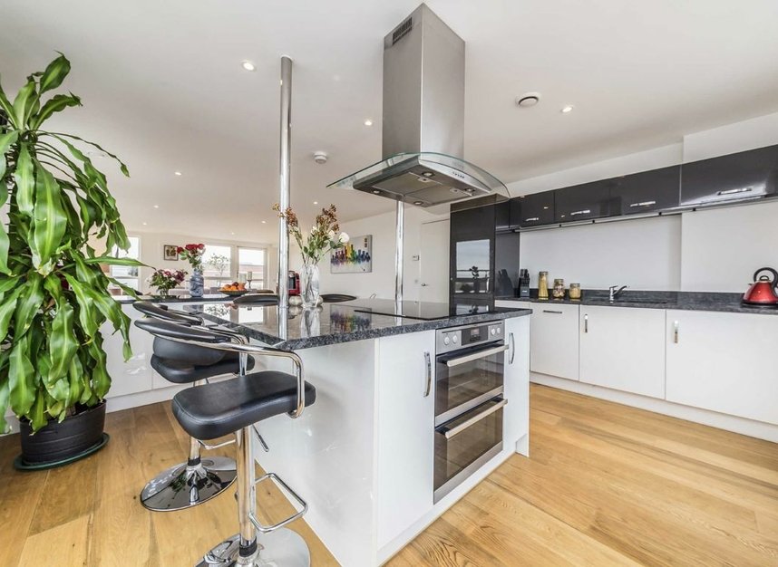 Properties for sale in High Street - TW8 0FT view4