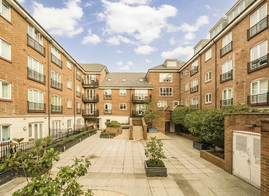Properties for sale in High Street - TW8 8LD view1