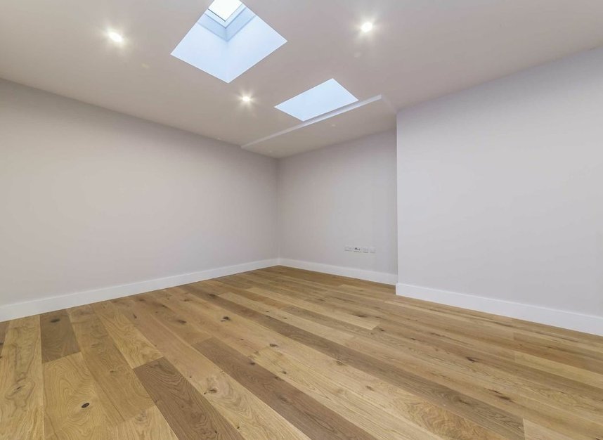 Properties for sale in High Street - TW13 4AB view2