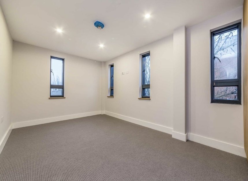 Properties for sale in High Street - TW13 4AB view3