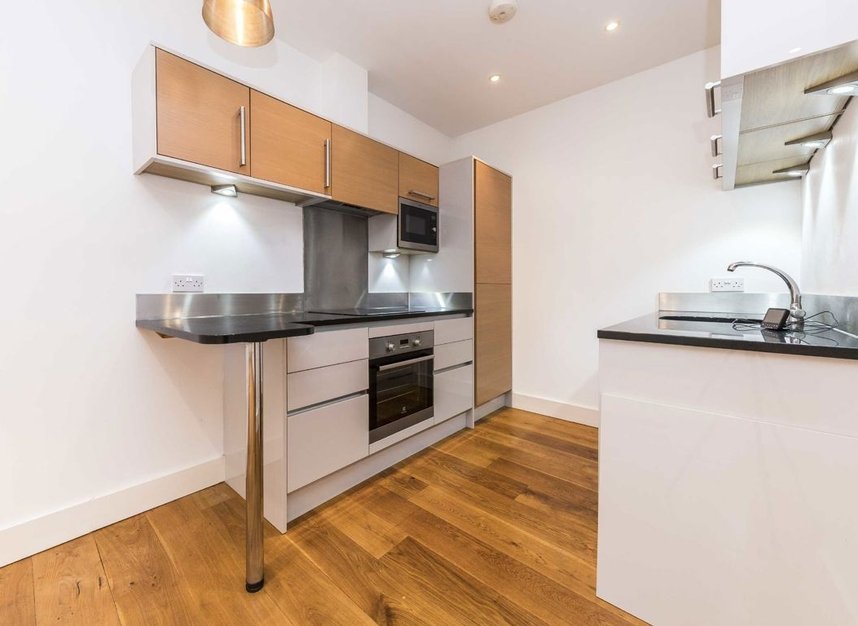 Properties for sale in High Street - TW13 4AB view3