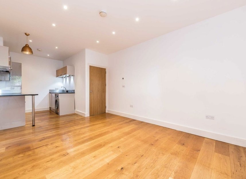 Properties for sale in High Street - TW13 4AB view2