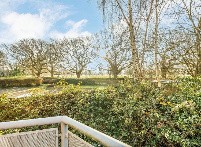 Properties sold in High Street - TW12 1NN view4