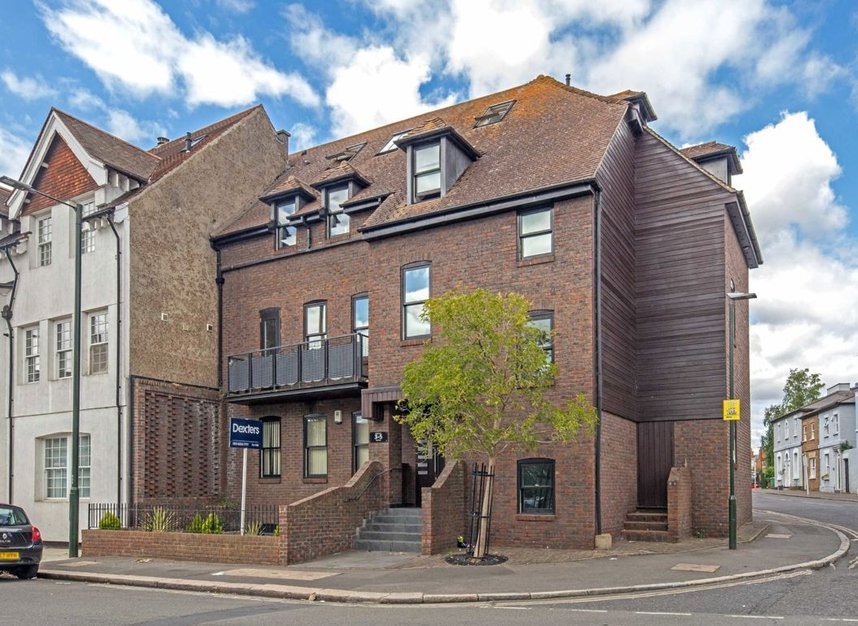 Properties for sale in High Street - TW12 2SQ view1