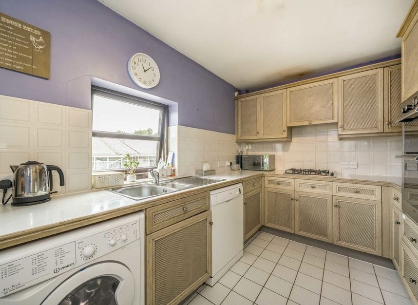 Properties for sale in High Street - TW12 2SA view4