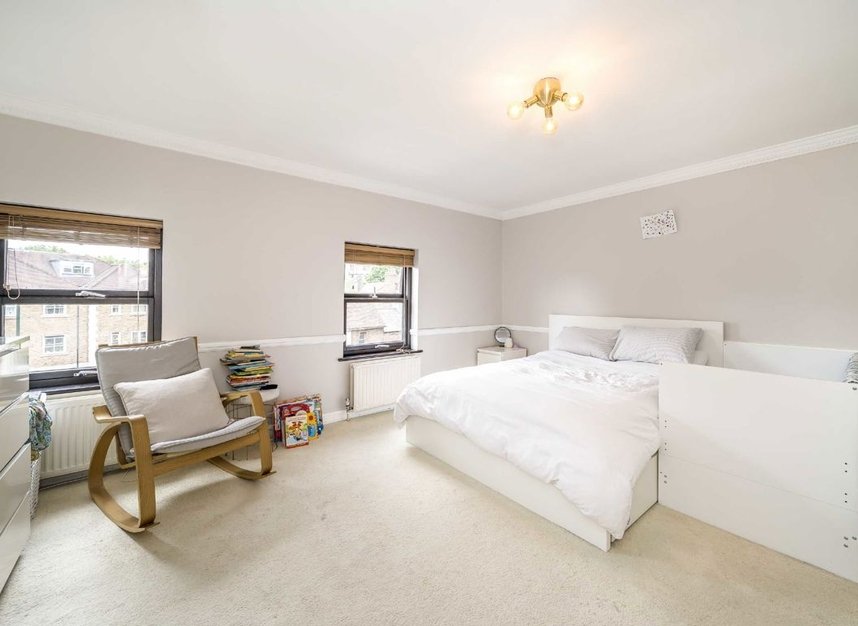Properties for sale in High Street - TW12 2SA view5