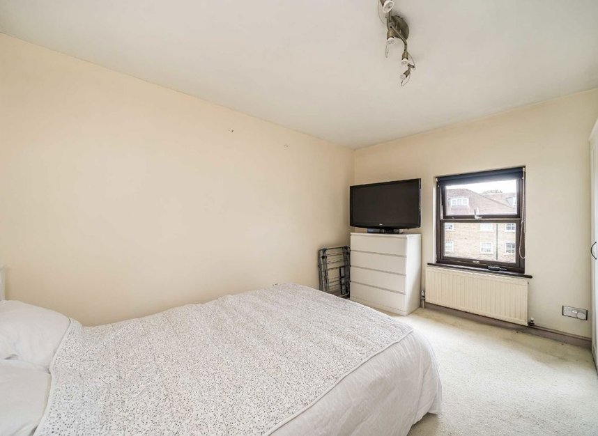 Properties for sale in High Street - TW12 2SA view6