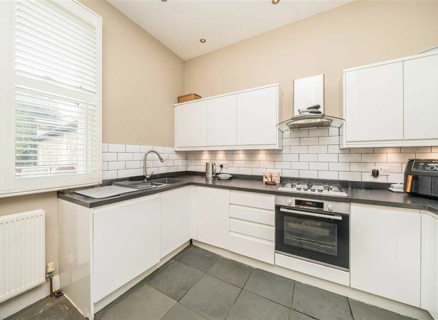 Properties for sale in High Street - KT1 4DA view2