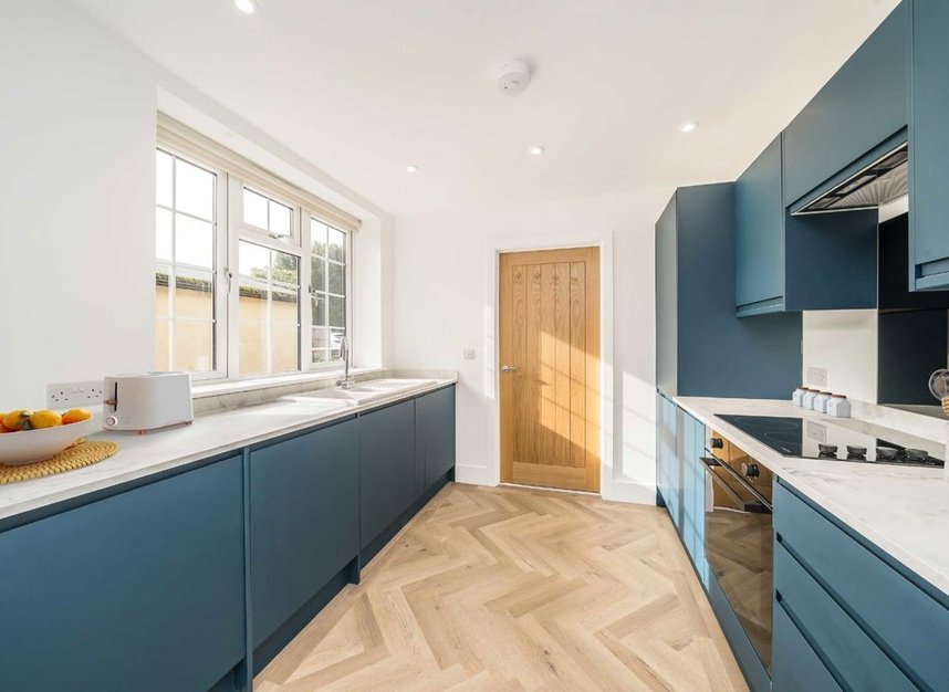 Properties for sale in High Street - KT7 0SF view2