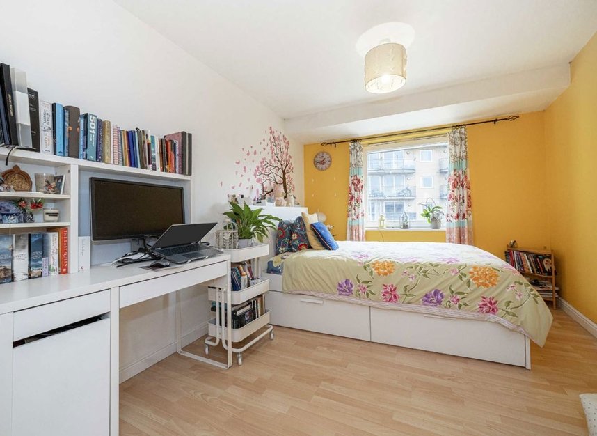 Properties for sale in Highfield Road - TW13 4GR view4