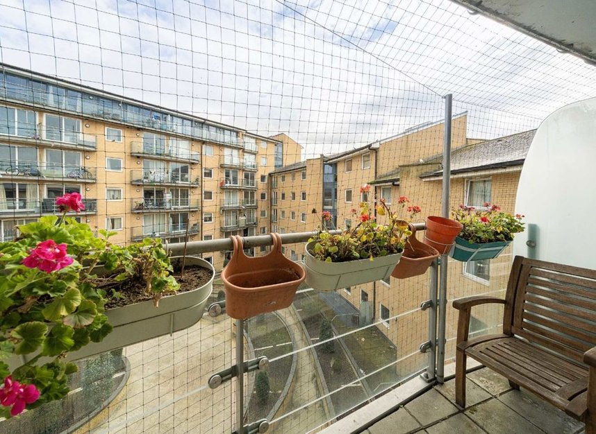 Properties for sale in Highfield Road - TW13 4GR view6