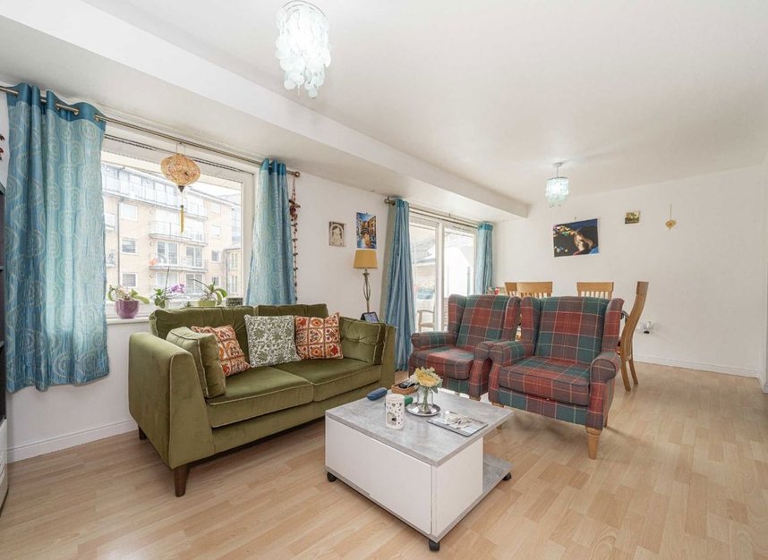 Properties for sale in Highfield Road - TW13 4GR view2