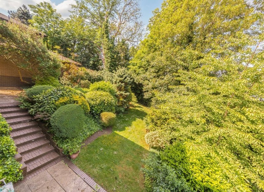 Properties for sale in Highfields Grove - N6 6HN view11