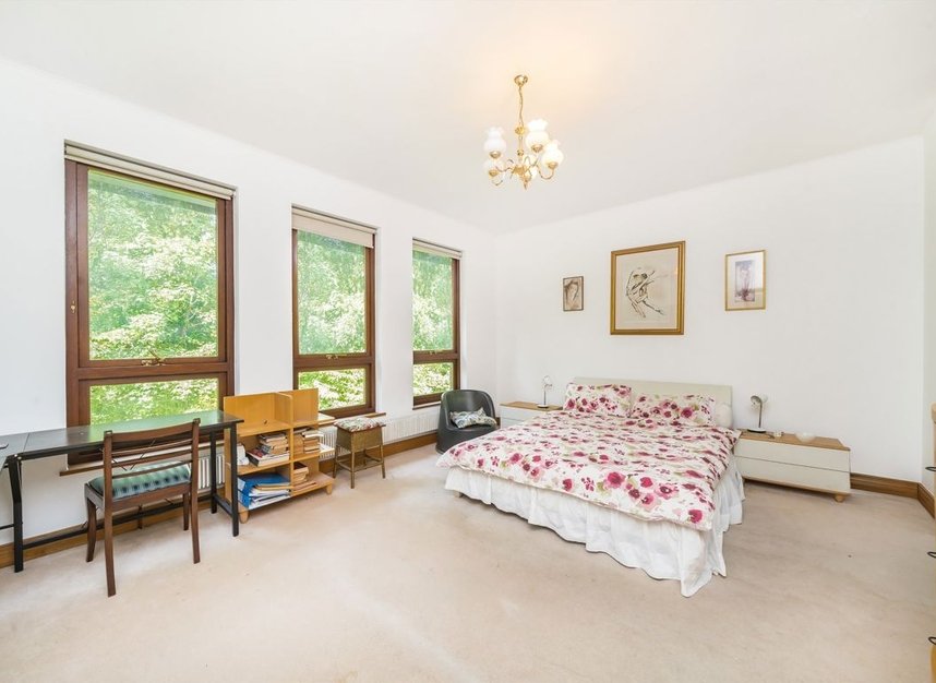 Properties for sale in Highfields Grove - N6 6HN view6