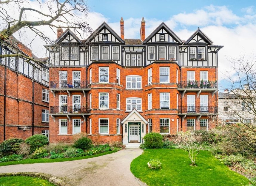 Properties for sale in Highgate West Hill - N6 6AS view1