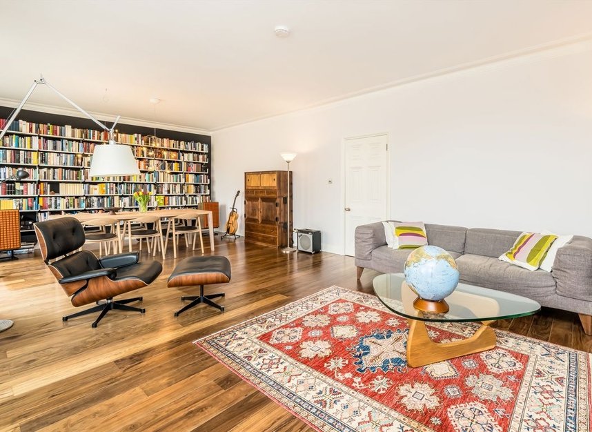 Properties for sale in Highgate West Hill - N6 6AS view3