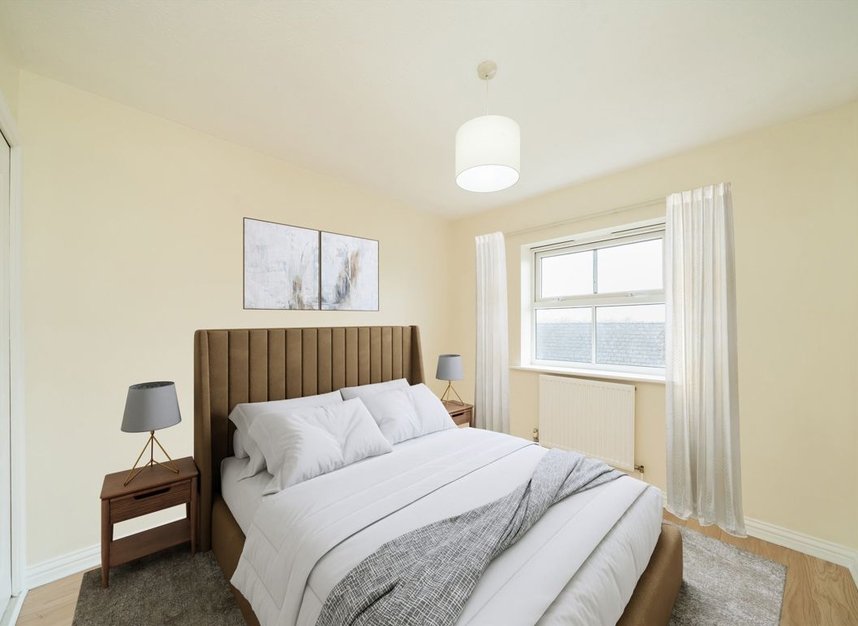 Properties for sale in Highgrove Close - N11 3PT view5